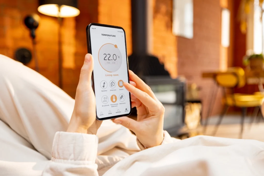 Smart thermostat for remote home temperature control and energy savings